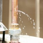 Что делать если протекает труба - Домашние мастера